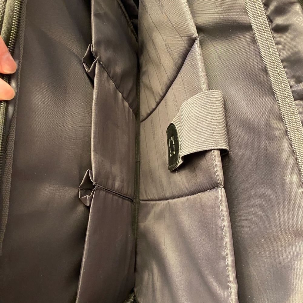 Kenneth Cole Reaction Computer Bag - Picture 5 of 5